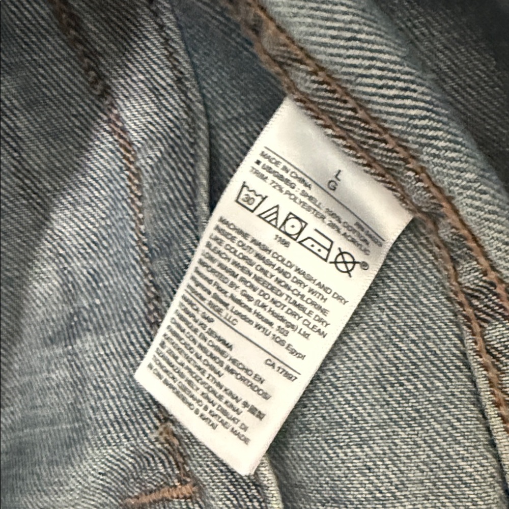 Gap Denim Jacket with Sherpa Lining - Picture 3 of 4